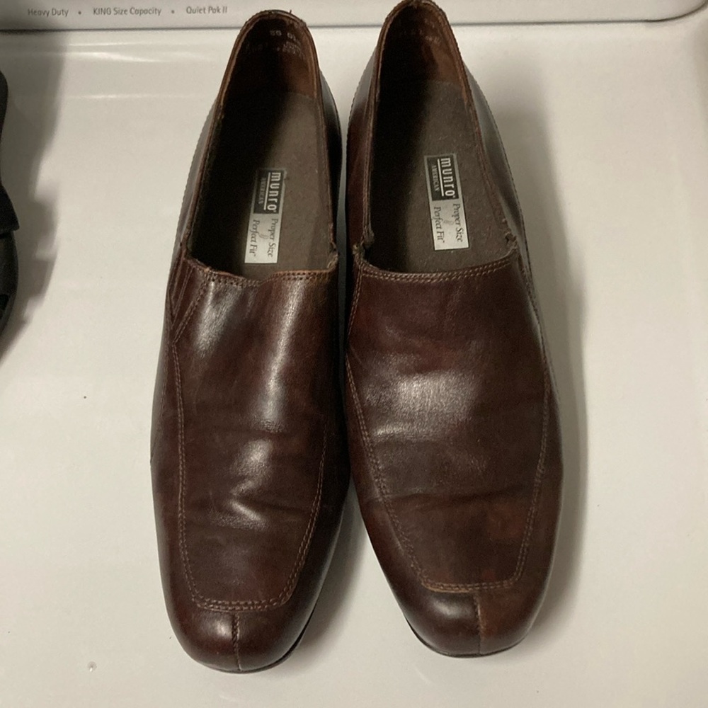 Munro Aize 9 Leather Heeled Loafers